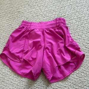 lululemon hotty hot shorts 4 inch